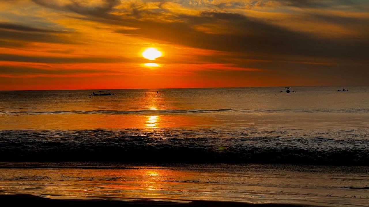 Sunset Palms Beach Villa Jimbaran  Bagian luar foto